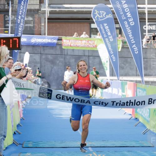 10.08.2025 - GEWOBA Citytriathlon Bremen H.Heesch http://msf.ph/oto/8552206 10.08.2025 11:14:58 Ziel 431, 487 meine-sportfotos.de