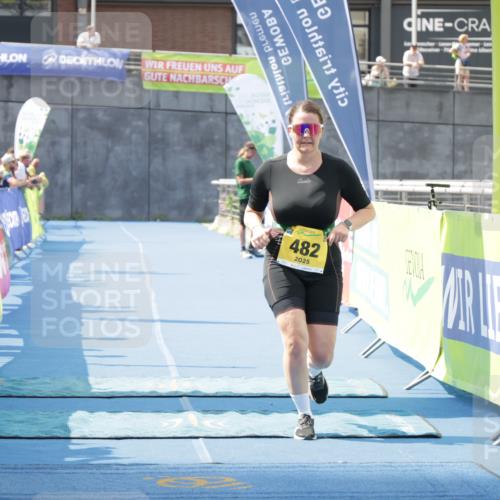 10.08.2025 - GEWOBA Citytriathlon Bremen H.Heesch http://msf.ph/oto/8552210 10.08.2025 11:52:17 Ziel 482 meine-sportfotos.de