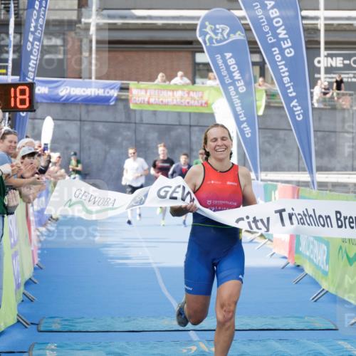 10.08.2025 - GEWOBA Citytriathlon Bremen H.Heesch http://msf.ph/oto/8552211 10.08.2025 11:14:59 Ziel 487 meine-sportfotos.de