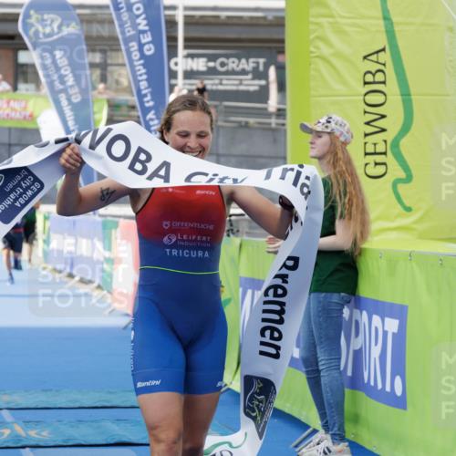 10.08.2025 - GEWOBA Citytriathlon Bremen H.Heesch http://msf.ph/oto/8552219 10.08.2025 11:15:00 Ziel 487 meine-sportfotos.de