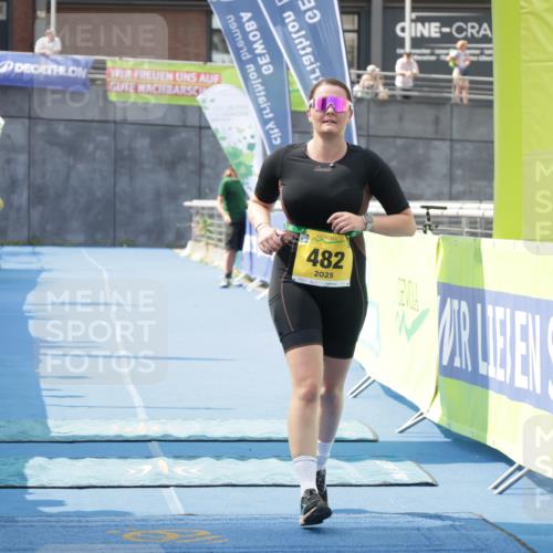 10.08.2025 - GEWOBA Citytriathlon Bremen H.Heesch http://msf.ph/oto/8552221 10.08.2025 11:52:17 Ziel 482 meine-sportfotos.de