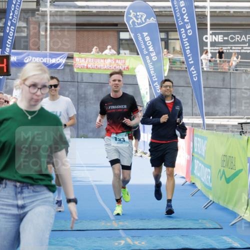 10.08.2025 - GEWOBA Citytriathlon Bremen H.Heesch http://msf.ph/oto/8552227 10.08.2025 11:15:05 Ziel 133, 487 meine-sportfotos.de