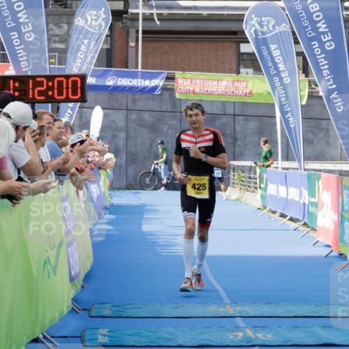 10.08.2025 - GEWOBA Citytriathlon Bremen H.Heesch http://msf.ph/oto/8552239 10.08.2025 11:15:41 Ziel 425 meine-sportfotos.de