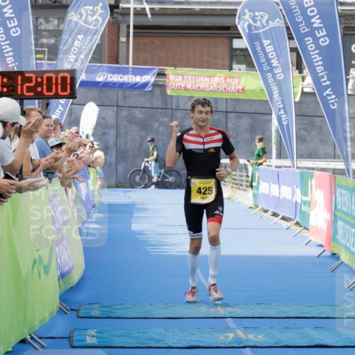 10.08.2025 - GEWOBA Citytriathlon Bremen H.Heesch http://msf.ph/oto/8552243 10.08.2025 11:15:42 Ziel 425 meine-sportfotos.de