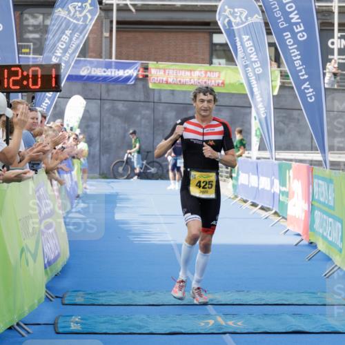 10.08.2025 - GEWOBA Citytriathlon Bremen H.Heesch http://msf.ph/oto/8552246 10.08.2025 11:15:42 Ziel 425 meine-sportfotos.de