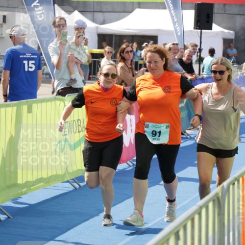 10.08.2025 - GEWOBA Citytriathlon Bremen H.Heesch http://msf.ph/oto/8552277 10.08.2025 11:59:32 Ziel 91 meine-sportfotos.de