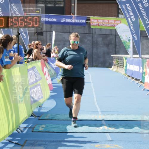 10.08.2025 - GEWOBA Citytriathlon Bremen H.Heesch http://msf.ph/oto/8552306 10.08.2025 12:00:32 Ziel 496 meine-sportfotos.de