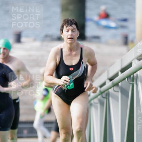 10.08.2025 - GEWOBA Citytriathlon Bremen H.Heesch http://msf.ph/oto/8552318 10.08.2025 10:28:17 Schwimmen 47, 65, 119, 215, 221, 233, 237, 361 meine-sportfotos.de