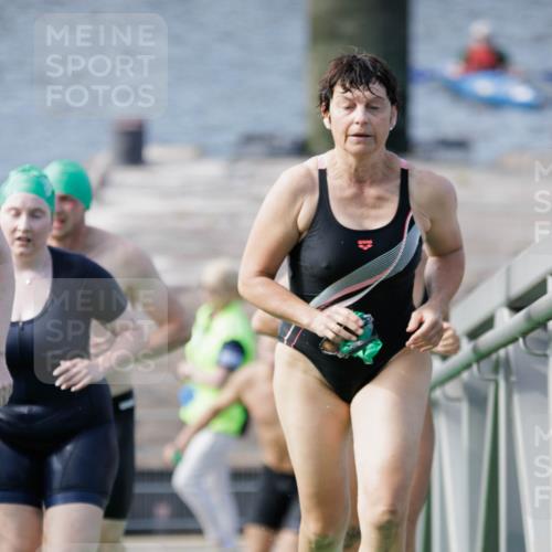 10.08.2025 - GEWOBA Citytriathlon Bremen H.Heesch http://msf.ph/oto/8552320 10.08.2025 10:28:17 Schwimmen 47, 65, 119, 215, 221, 233, 237, 361 meine-sportfotos.de