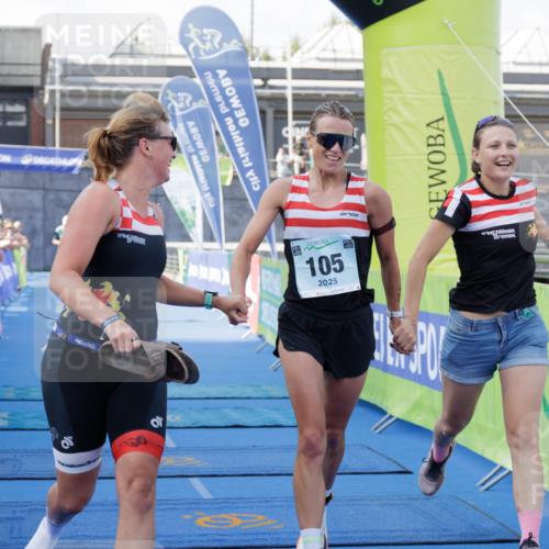 10.08.2025 - GEWOBA Citytriathlon Bremen H.Heesch http://msf.ph/oto/8552326 10.08.2025 11:18:32 Ziel 105, 412 meine-sportfotos.de