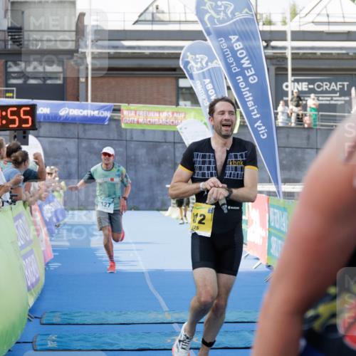 10.08.2025 - GEWOBA Citytriathlon Bremen H.Heesch http://msf.ph/oto/8552331 10.08.2025 11:18:36 Ziel 105, 127, 412 meine-sportfotos.de