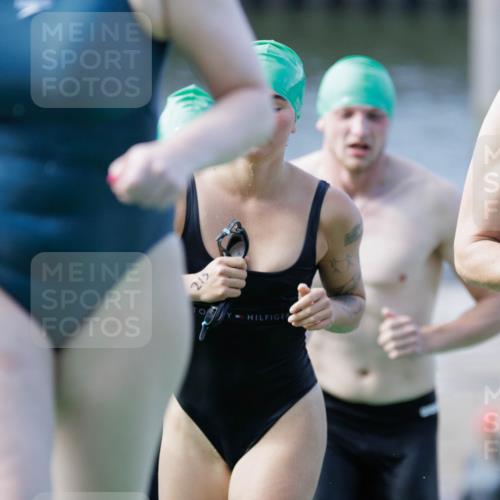 10.08.2025 - GEWOBA Citytriathlon Bremen H.Heesch http://msf.ph/oto/8552333 10.08.2025 10:28:20 Schwimmen 57, 65, 119, 215, 233, 237, 361, 410 meine-sportfotos.de