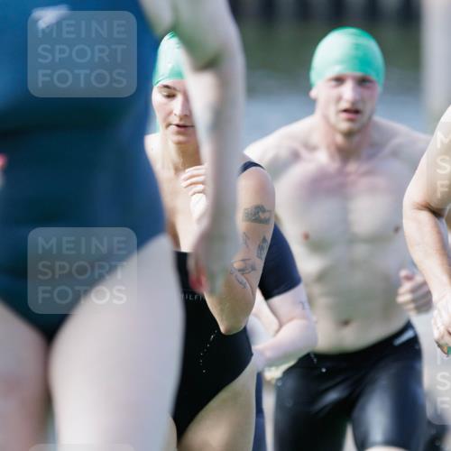 10.08.2025 - GEWOBA Citytriathlon Bremen H.Heesch http://msf.ph/oto/8552338 10.08.2025 10:28:20 Schwimmen 57, 65, 119, 215, 233, 237, 361, 410 meine-sportfotos.de