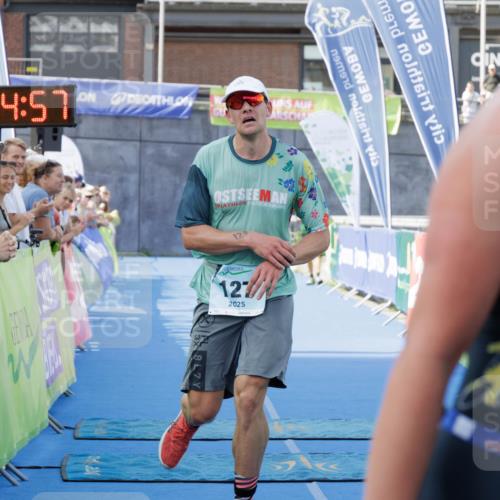 10.08.2025 - GEWOBA Citytriathlon Bremen H.Heesch http://msf.ph/oto/8552341 10.08.2025 11:18:39 Ziel 105, 127, 412 meine-sportfotos.de