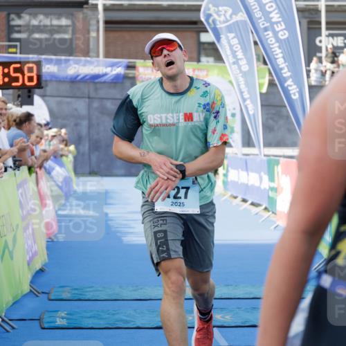 10.08.2025 - GEWOBA Citytriathlon Bremen H.Heesch http://msf.ph/oto/8552343 10.08.2025 11:18:39 Ziel 105, 127, 412 meine-sportfotos.de