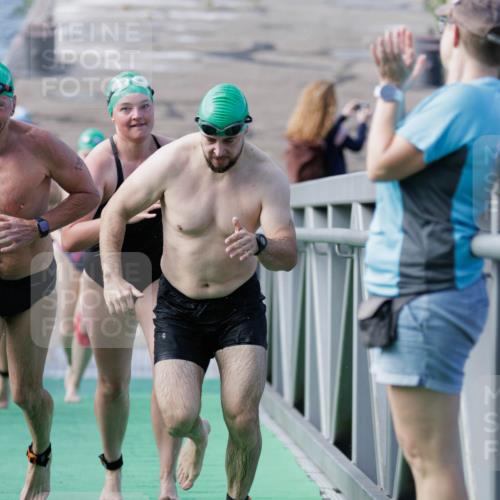 10.08.2025 - GEWOBA Citytriathlon Bremen H.Heesch http://msf.ph/oto/8552369 10.08.2025 10:28:42 Schwimmen 139, 141, 143, 163 meine-sportfotos.de