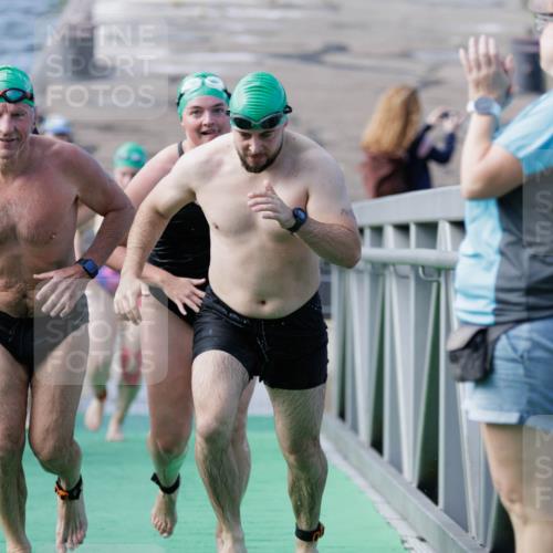 10.08.2025 - GEWOBA Citytriathlon Bremen H.Heesch http://msf.ph/oto/8552371 10.08.2025 10:28:42 Schwimmen 139, 141, 143, 163 meine-sportfotos.de