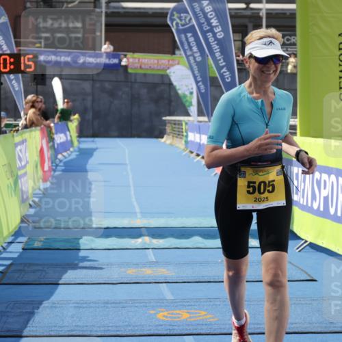 10.08.2025 - GEWOBA Citytriathlon Bremen H.Heesch http://msf.ph/oto/8552372 10.08.2025 12:03:56 Ziel 505 meine-sportfotos.de
