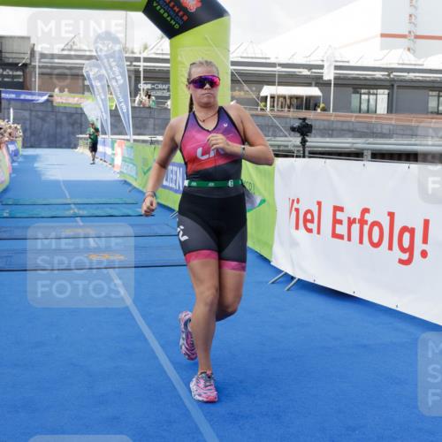 10.08.2025 - GEWOBA Citytriathlon Bremen H.Heesch http://msf.ph/oto/8552379 10.08.2025 11:20:09 Ziel 438 meine-sportfotos.de