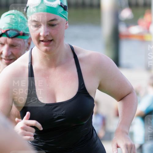 10.08.2025 - GEWOBA Citytriathlon Bremen H.Heesch http://msf.ph/oto/8552385 10.08.2025 10:28:47 Schwimmen 1, 139, 141, 143, 163, 229 meine-sportfotos.de