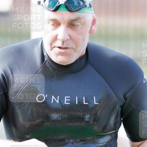 10.08.2025 - GEWOBA Citytriathlon Bremen H.Heesch http://msf.ph/oto/8552391 10.08.2025 10:28:48 Schwimmen 1, 139, 141, 143, 163, 229 meine-sportfotos.de