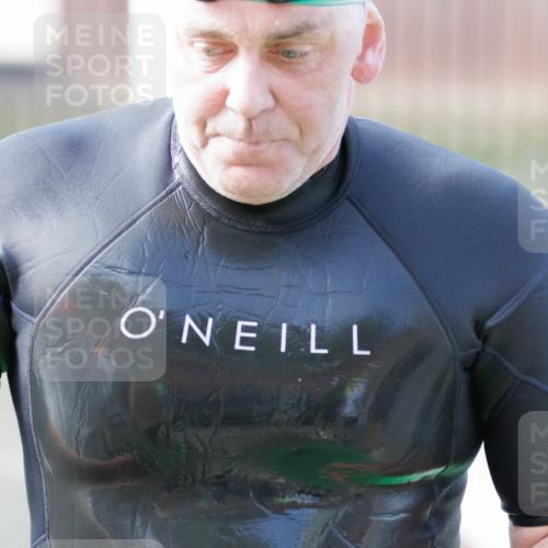 10.08.2025 - GEWOBA Citytriathlon Bremen H.Heesch http://msf.ph/oto/8552394 10.08.2025 10:28:48 Schwimmen 1, 139, 141, 143, 163, 229 meine-sportfotos.de