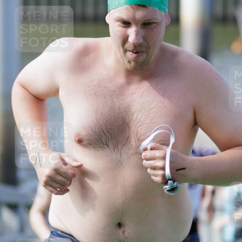 10.08.2025 - GEWOBA Citytriathlon Bremen H.Heesch http://msf.ph/oto/8552396 10.08.2025 10:28:50 Schwimmen 1, 79, 139, 141, 143, 163, 229 meine-sportfotos.de
