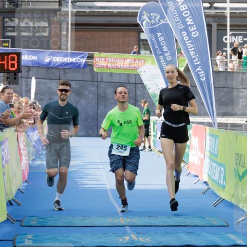 10.08.2025 - GEWOBA Citytriathlon Bremen H.Heesch http://msf.ph/oto/8552402 10.08.2025 11:21:30 Ziel 245 meine-sportfotos.de