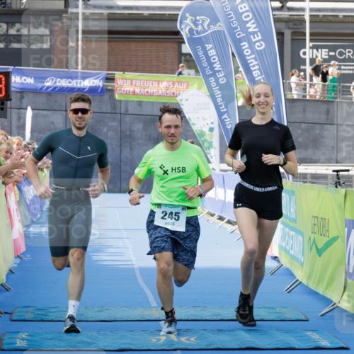 10.08.2025 - GEWOBA Citytriathlon Bremen H.Heesch http://msf.ph/oto/8552407 10.08.2025 11:21:30 Ziel 245 meine-sportfotos.de