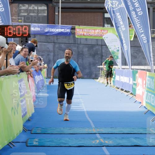 10.08.2025 - GEWOBA Citytriathlon Bremen H.Heesch http://msf.ph/oto/8552416 10.08.2025 11:21:50 Ziel 422 meine-sportfotos.de