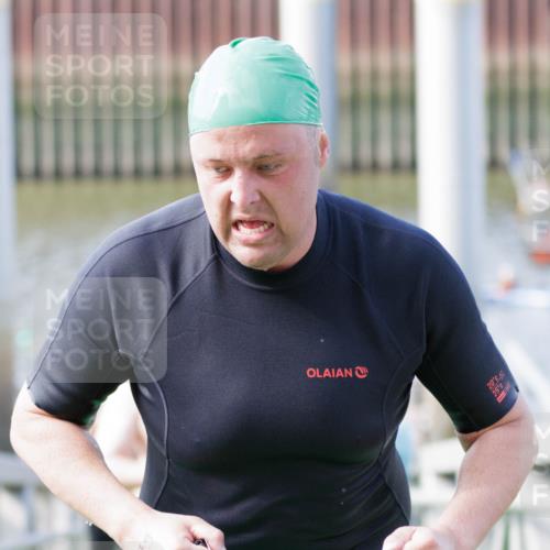 10.08.2025 - GEWOBA Citytriathlon Bremen H.Heesch http://msf.ph/oto/8552417 10.08.2025 10:28:58 Schwimmen 1, 11, 37, 39, 77, 79, 177, 195, 229 meine-sportfotos.de