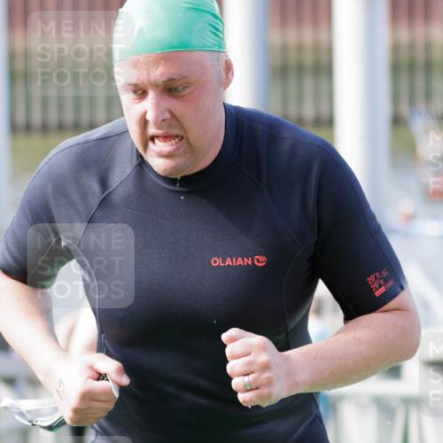 10.08.2025 - GEWOBA Citytriathlon Bremen H.Heesch http://msf.ph/oto/8552420 10.08.2025 10:28:58 Schwimmen 1, 11, 37, 39, 77, 79, 177, 195, 229 meine-sportfotos.de