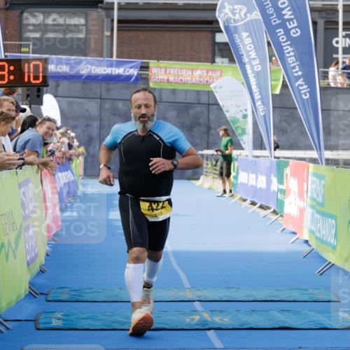 10.08.2025 - GEWOBA Citytriathlon Bremen H.Heesch http://msf.ph/oto/8552426 10.08.2025 11:21:52 Ziel 422 meine-sportfotos.de