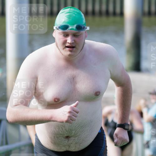 10.08.2025 - GEWOBA Citytriathlon Bremen H.Heesch http://msf.ph/oto/8552428 10.08.2025 10:29:00 Schwimmen 11, 37, 39, 77, 79, 177, 195 meine-sportfotos.de