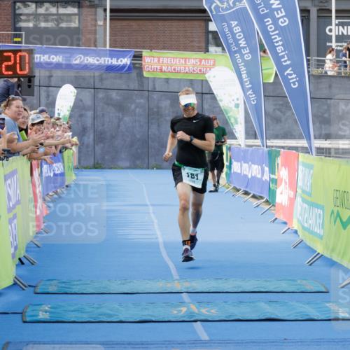10.08.2025 - GEWOBA Citytriathlon Bremen H.Heesch http://msf.ph/oto/8552436 10.08.2025 11:22:02 Ziel 181 meine-sportfotos.de