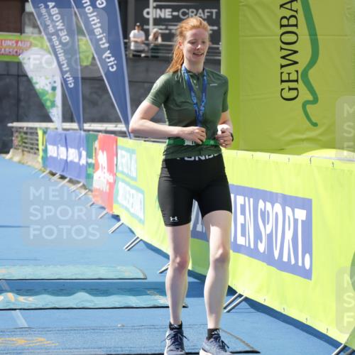 10.08.2025 - GEWOBA Citytriathlon Bremen H.Heesch http://msf.ph/oto/8552437 10.08.2025 12:05:35 Ziel  meine-sportfotos.de