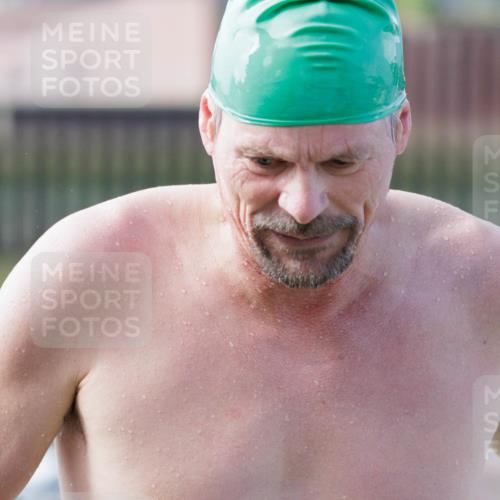 10.08.2025 - GEWOBA Citytriathlon Bremen H.Heesch http://msf.ph/oto/8552452 10.08.2025 10:29:06 Schwimmen 11, 37, 39, 77, 125, 167, 177, 195 meine-sportfotos.de
