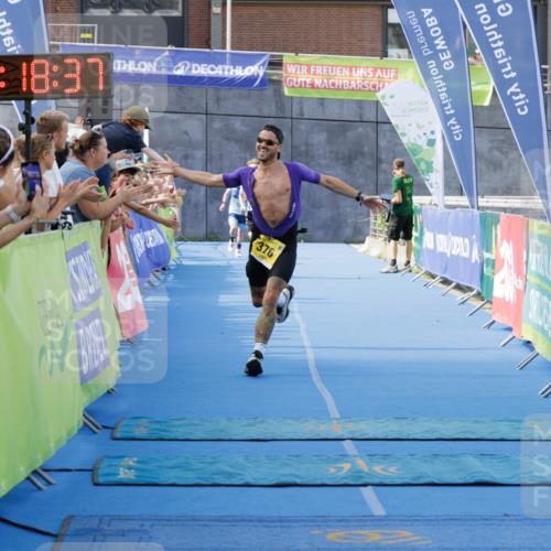 10.08.2025 - GEWOBA Citytriathlon Bremen H.Heesch http://msf.ph/oto/8552453 10.08.2025 11:22:18 Ziel 153, 376 meine-sportfotos.de