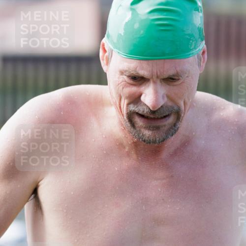 10.08.2025 - GEWOBA Citytriathlon Bremen H.Heesch http://msf.ph/oto/8552455 10.08.2025 10:29:06 Schwimmen 11, 37, 39, 77, 125, 167, 177, 195 meine-sportfotos.de