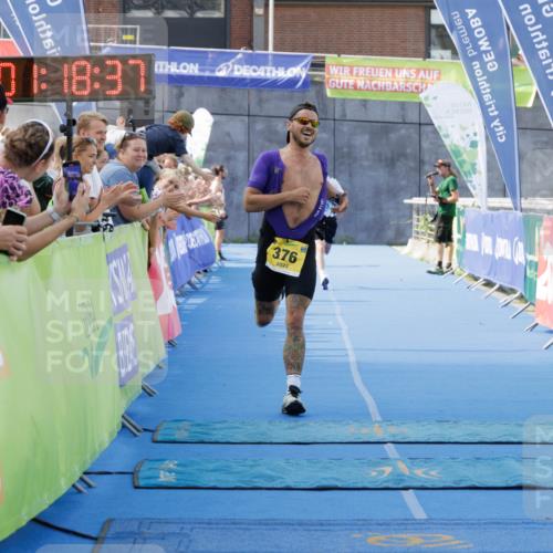 10.08.2025 - GEWOBA Citytriathlon Bremen H.Heesch http://msf.ph/oto/8552458 10.08.2025 11:22:19 Ziel 153, 376 meine-sportfotos.de