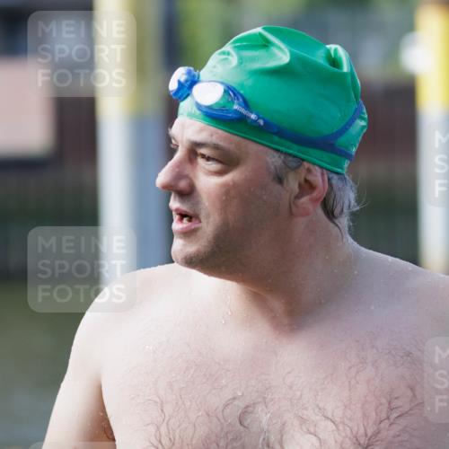 10.08.2025 - GEWOBA Citytriathlon Bremen H.Heesch http://msf.ph/oto/8552459 10.08.2025 10:29:08 Schwimmen 37, 39, 125, 167, 177, 195 meine-sportfotos.de