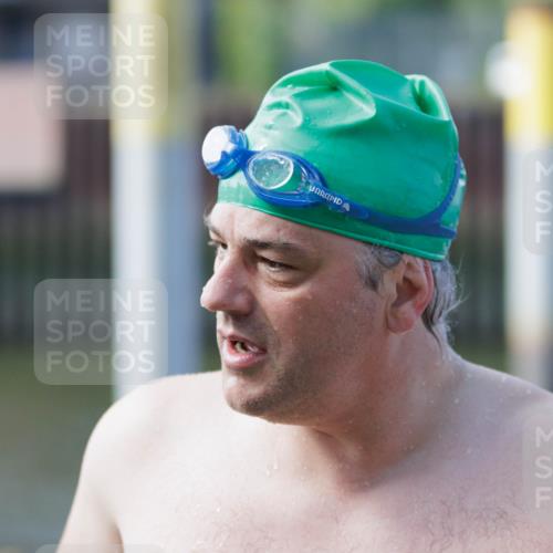 10.08.2025 - GEWOBA Citytriathlon Bremen H.Heesch http://msf.ph/oto/8552464 10.08.2025 10:29:08 Schwimmen 37, 39, 125, 167, 177, 195 meine-sportfotos.de