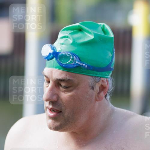 10.08.2025 - GEWOBA Citytriathlon Bremen H.Heesch http://msf.ph/oto/8552466 10.08.2025 10:29:08 Schwimmen 37, 39, 125, 167, 177, 195 meine-sportfotos.de