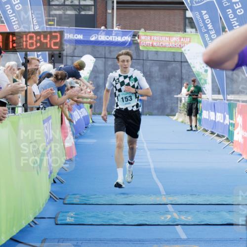 10.08.2025 - GEWOBA Citytriathlon Bremen H.Heesch http://msf.ph/oto/8552470 10.08.2025 11:22:23 Ziel 121, 153, 376 meine-sportfotos.de