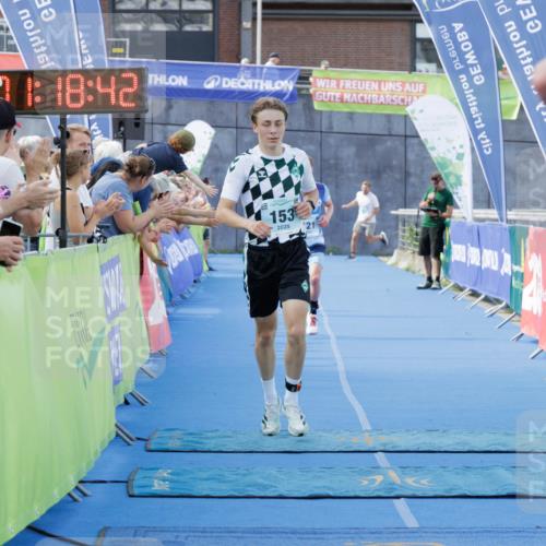 10.08.2025 - GEWOBA Citytriathlon Bremen H.Heesch http://msf.ph/oto/8552472 10.08.2025 11:22:23 Ziel 121, 153, 376 meine-sportfotos.de
