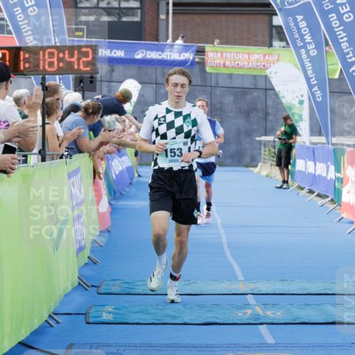 10.08.2025 - GEWOBA Citytriathlon Bremen H.Heesch http://msf.ph/oto/8552475 10.08.2025 11:22:24 Ziel 121, 153, 376 meine-sportfotos.de