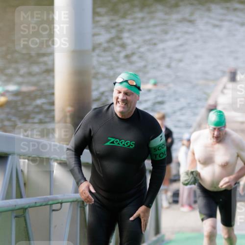 10.08.2025 - GEWOBA Citytriathlon Bremen H.Heesch http://msf.ph/oto/8552478 10.08.2025 10:29:13 Schwimmen 125, 167, 177 meine-sportfotos.de