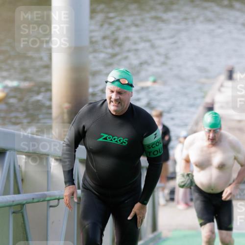 10.08.2025 - GEWOBA Citytriathlon Bremen H.Heesch http://msf.ph/oto/8552480 10.08.2025 10:29:13 Schwimmen 125, 167, 177 meine-sportfotos.de