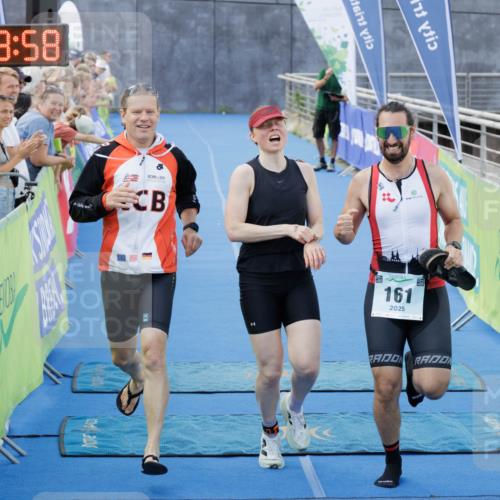 10.08.2025 - GEWOBA Citytriathlon Bremen H.Heesch http://msf.ph/oto/8552502 10.08.2025 11:22:39 Ziel 151, 161 meine-sportfotos.de