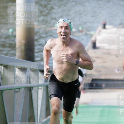 10.08.2025 - GEWOBA Citytriathlon Bremen H.Heesch http://msf.ph/oto/8552505 10.08.2025 10:29:25 Schwimmen 17, 73 meine-sportfotos.de